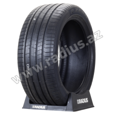 Pzero Luxury Saloon 275/40 R19